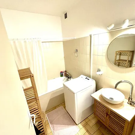 Traversant, Proche Plage, 2 Balcons, Pets Ok, Menage Inclus, Jusqu'a 8 Pers, - Fr-1-229c-94 * Port-la-Nouvelle